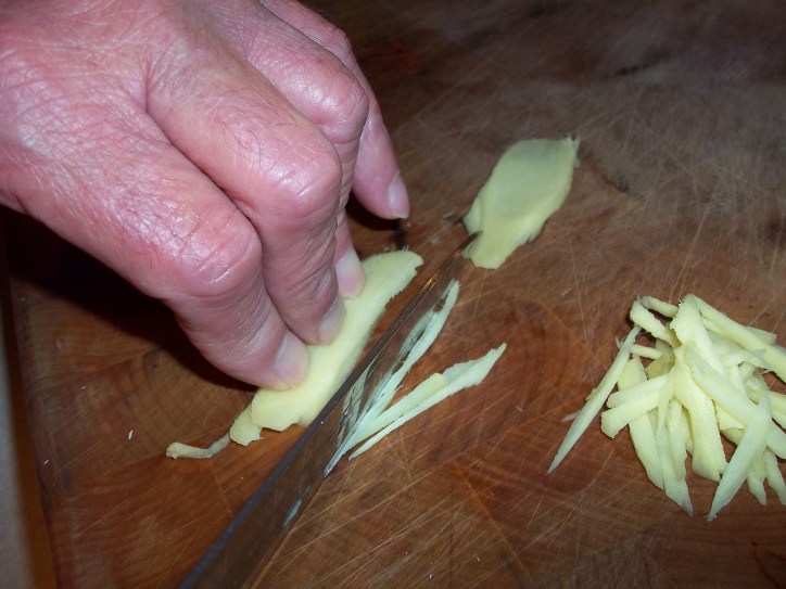 CUTTING GINGER 1