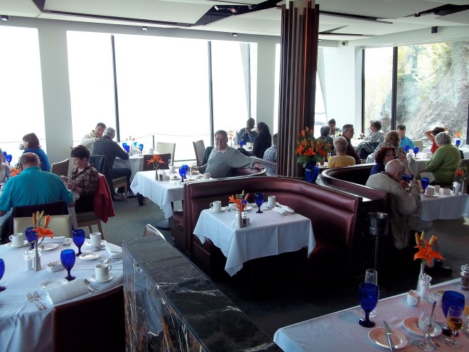 PIER W AT WINTON PLACE - SUNDAY BRUNCH