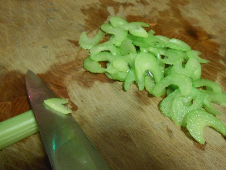 SLICED CELERY-DIAGONAL