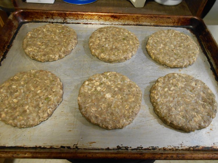 ORIGINAL ANIMAL-FREE BURGER PATTIES ON PAN