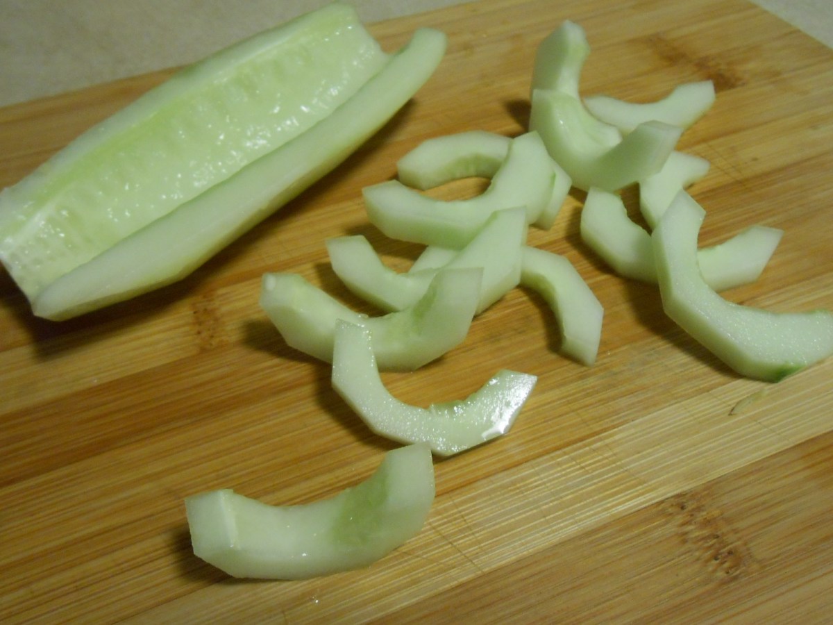 MAKING CUCUMBER CANOES