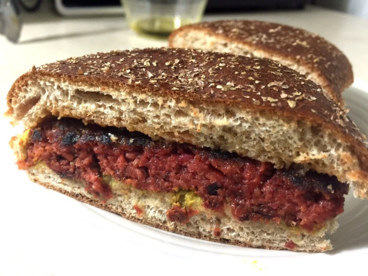 BLOOD RED SAUSAGE ON BUN